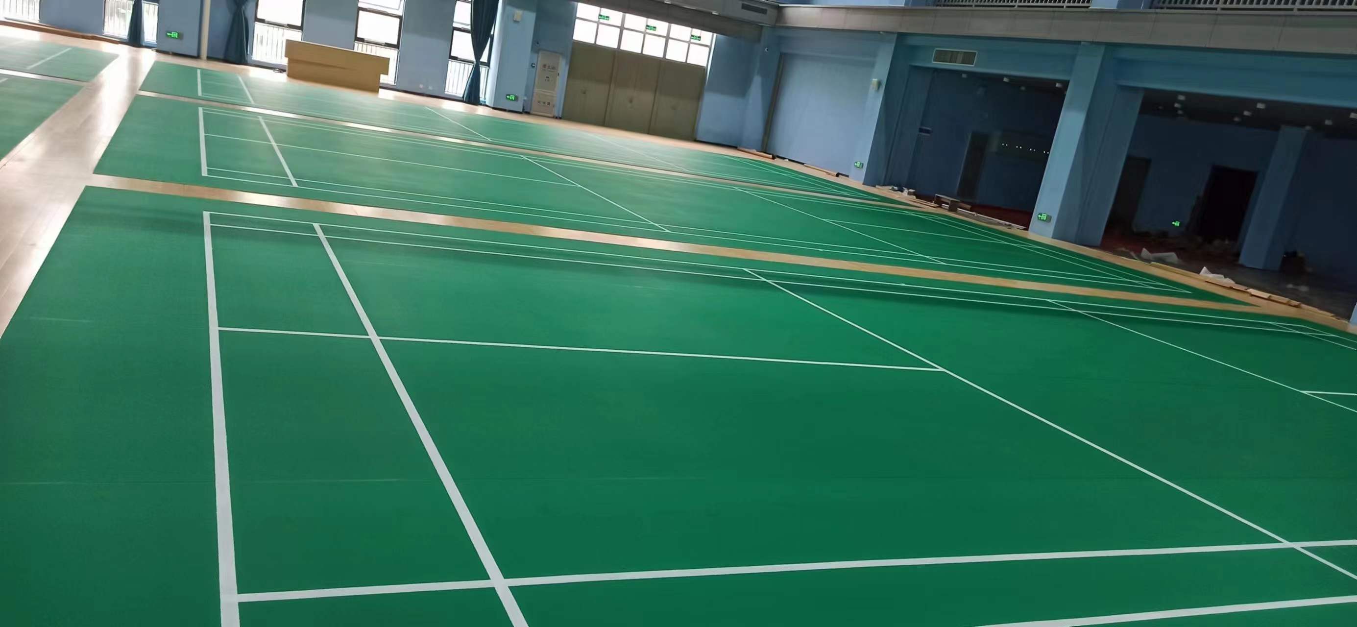 深圳宝安区沙溪小学羽毛球球场安装完成